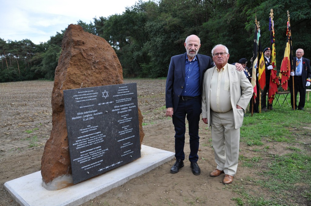 P. De Keulenaer & M. Laub aan het monument